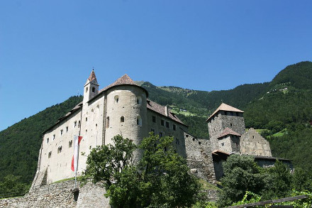 Schloss Tirol bei Meran